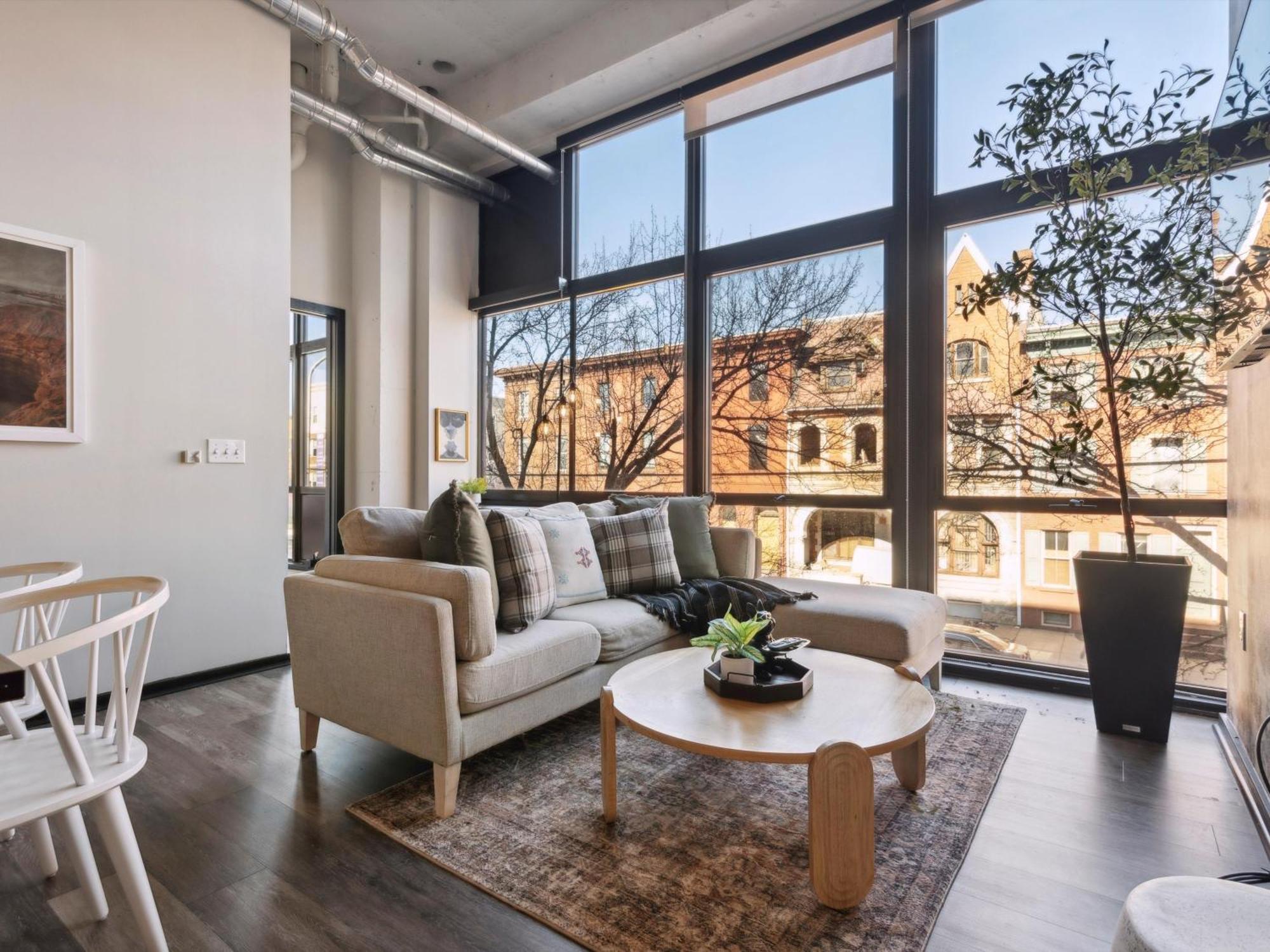 Large 3Br Apts & Studios, Free Parking, Gym, Game Room Philadelphia Exterior photo