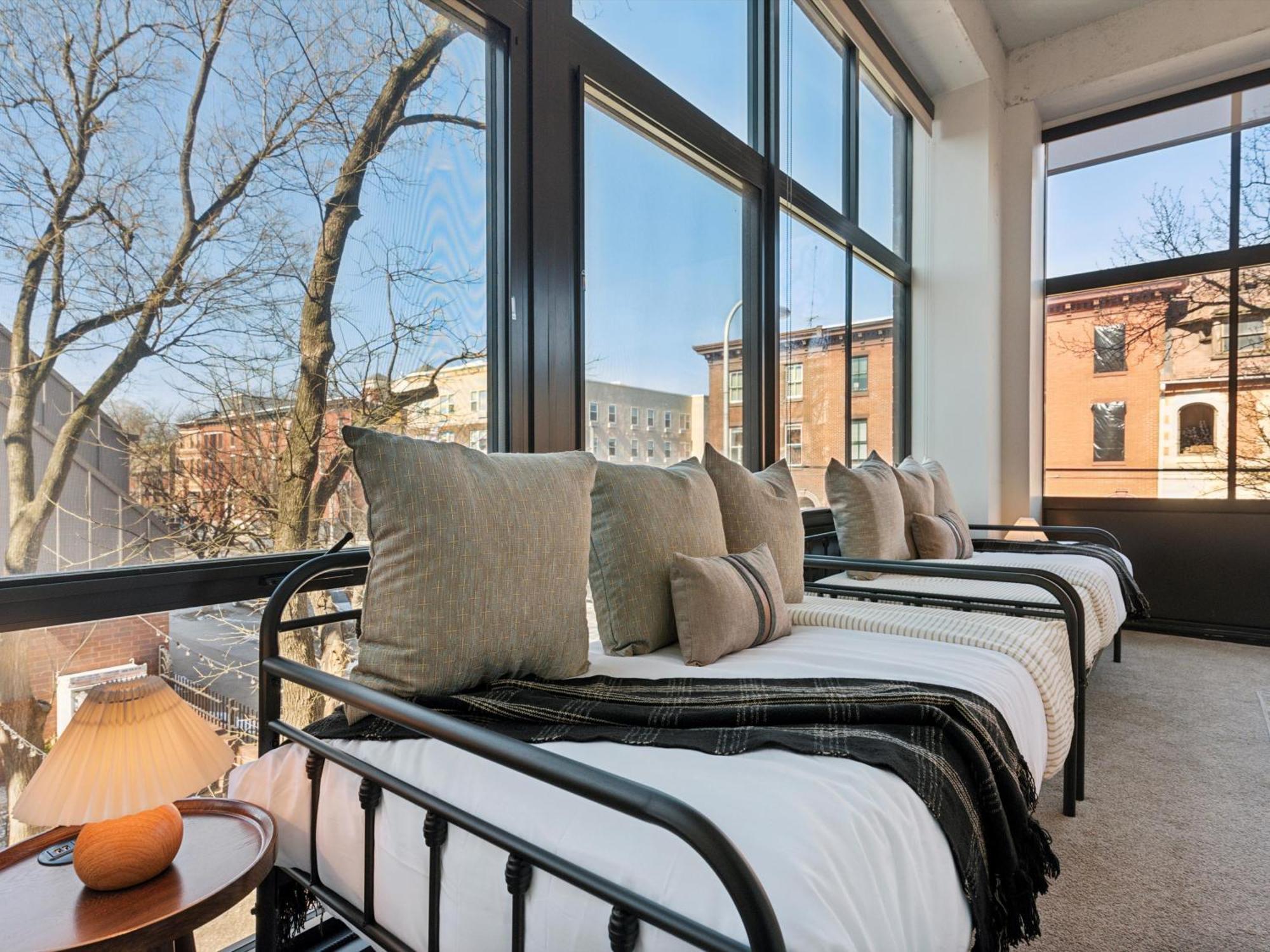 Large 3Br Apts & Studios, Free Parking, Gym, Game Room Philadelphia Exterior photo