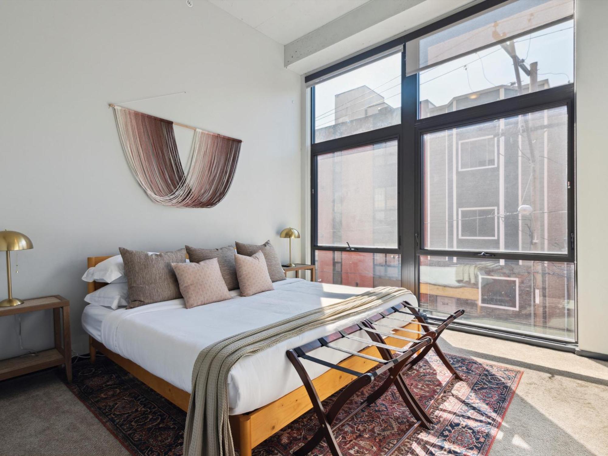 Large 3Br Apts & Studios, Free Parking, Gym, Game Room Philadelphia Exterior photo