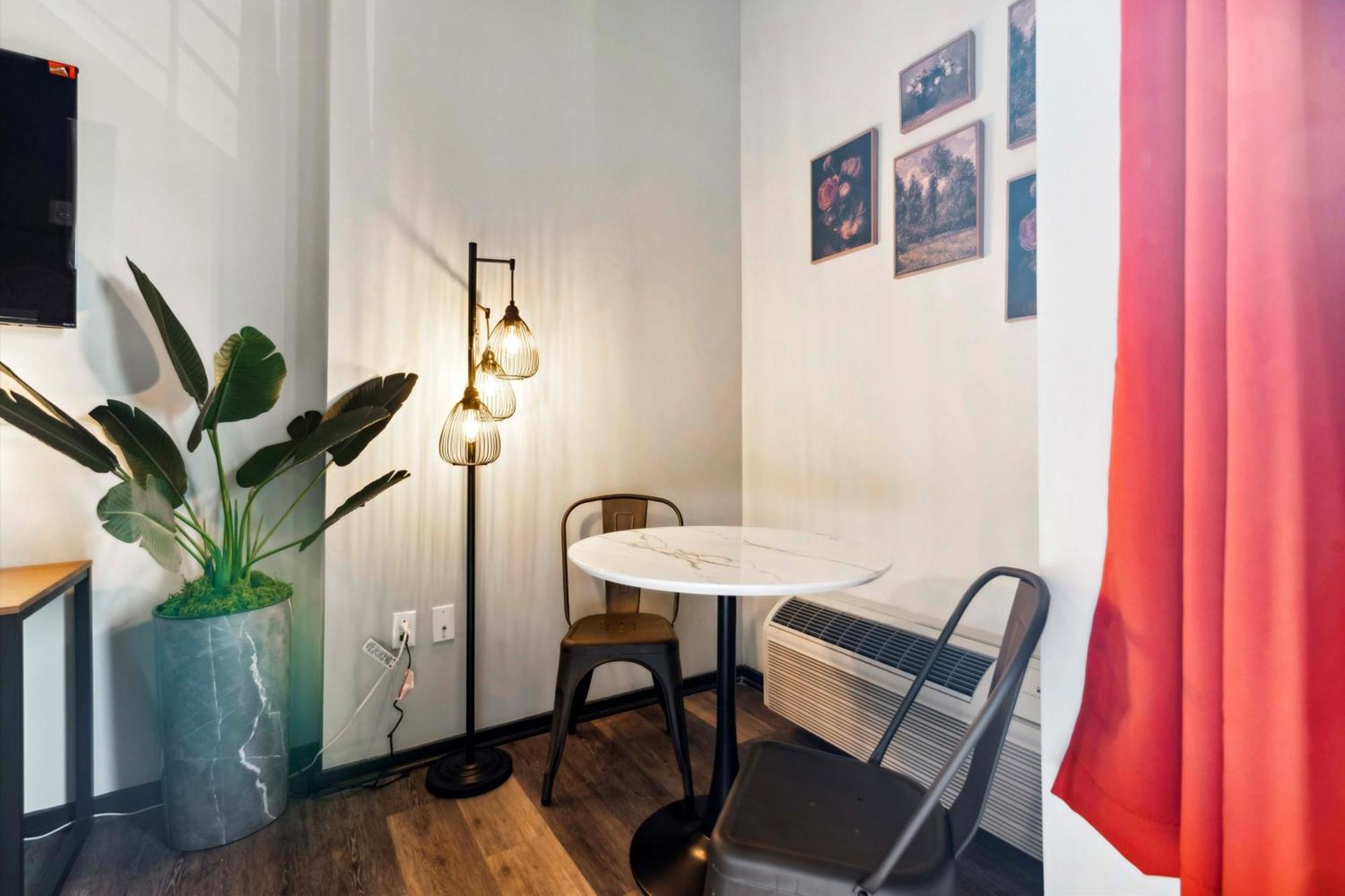 Large 3Br Apts & Studios, Free Parking, Gym, Game Room Philadelphia Exterior photo
